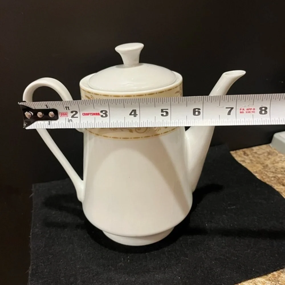 Chris Madden Elegant Gold Swirl White and Gold Teapot 5 Cup